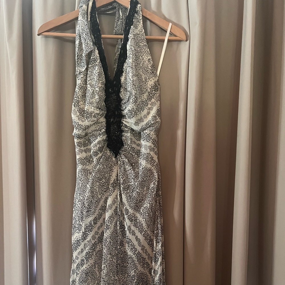 BCBC Maxazria full length dress. Beautiful for your next event.